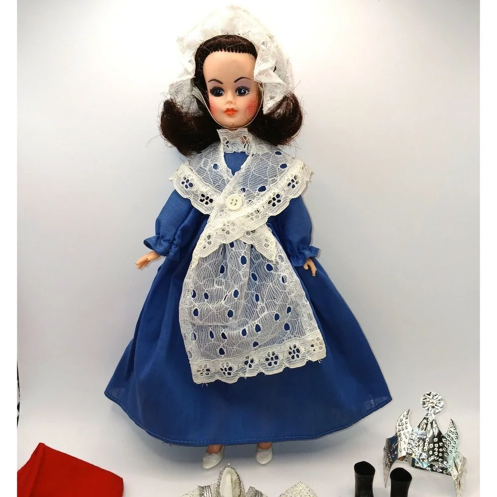 Horsman Elizabeth Taylor Doll Queen of Light Bluebird  Movie 1976  De-boxed
